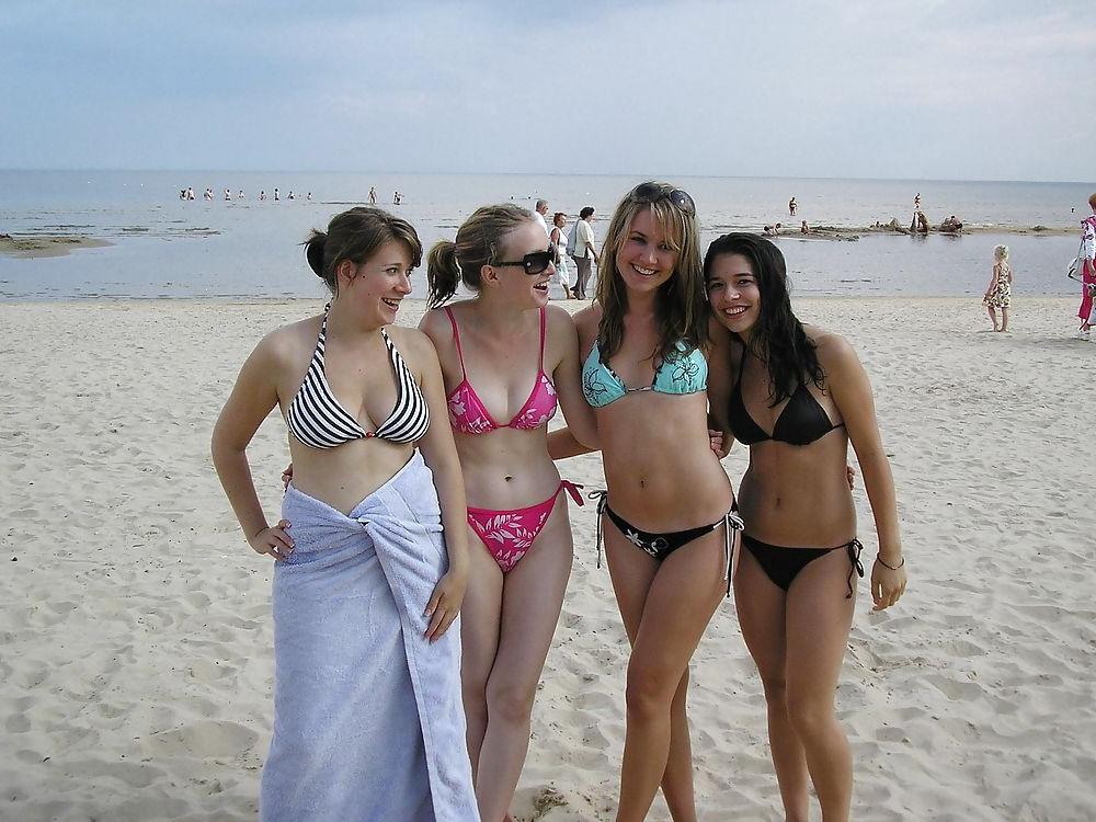 25P Cute Beach Girls - IX