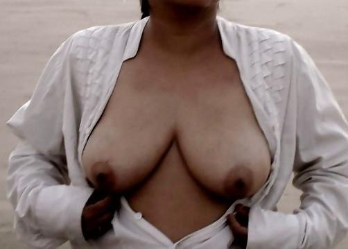 24P MILF mit schönen Brüsten