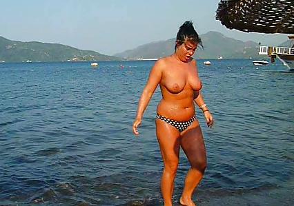 9P My big boobs exposed on the beach