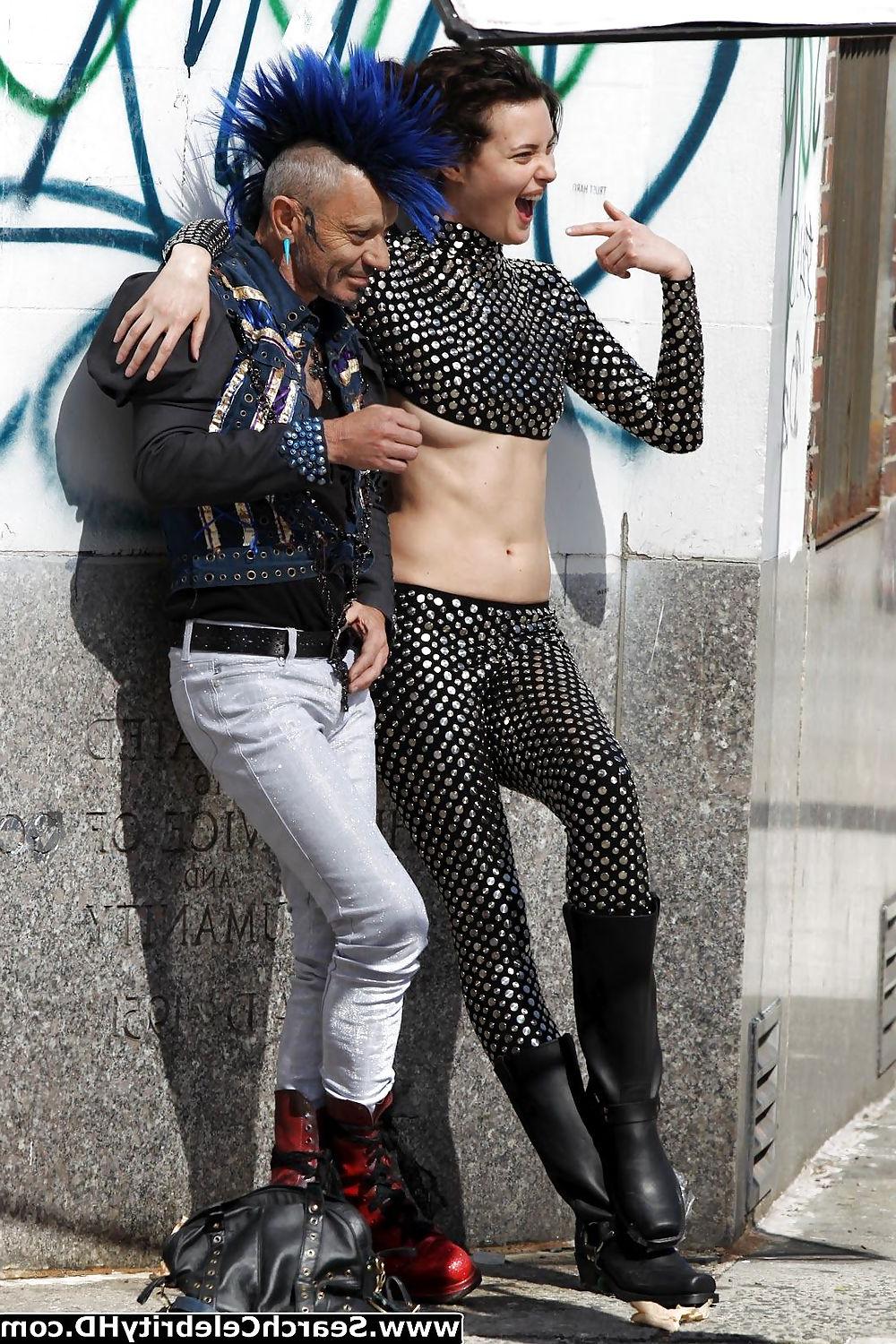 25P Shalom Harlow Flashing Boobs In New York