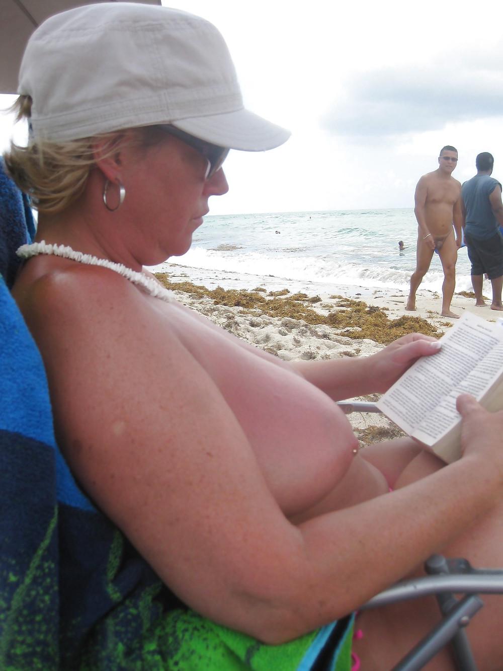 25P Suzy's Big Tit Beach Shots