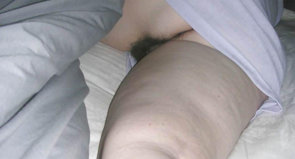 5P Wife's hairy pussy