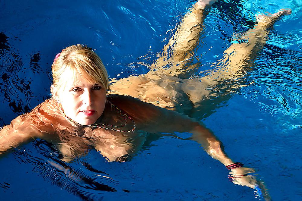25P Nude beach babes and more