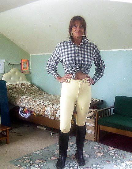 15P Woman in riding gear Collar up fetish