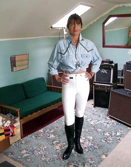 15P Woman in riding gear Collar up fetish