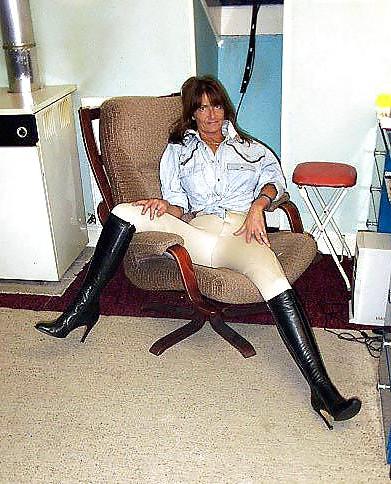 15P Woman in riding gear Collar up fetish