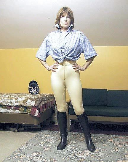15P Woman in riding gear Collar up fetish