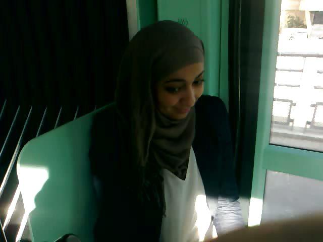 13P Flashing hijab muslim arab
