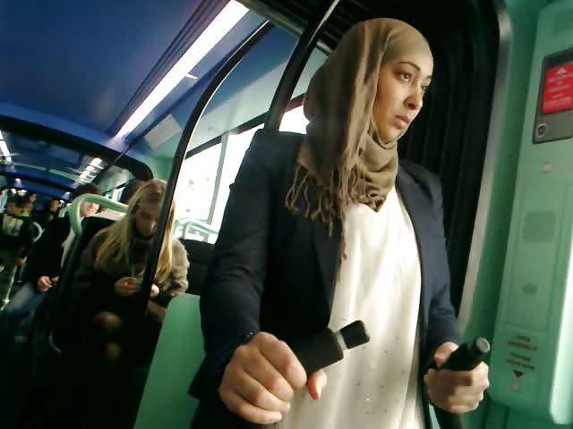 13P Flashing hijab muslim arab