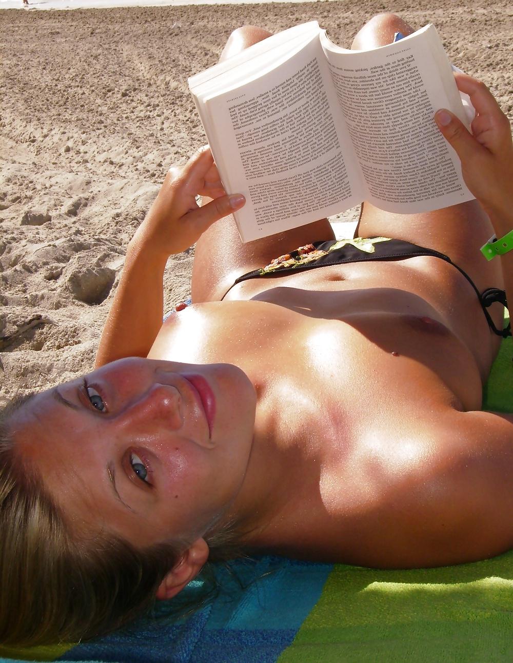 25P Stolen Pics - Blonde Topless on Beach