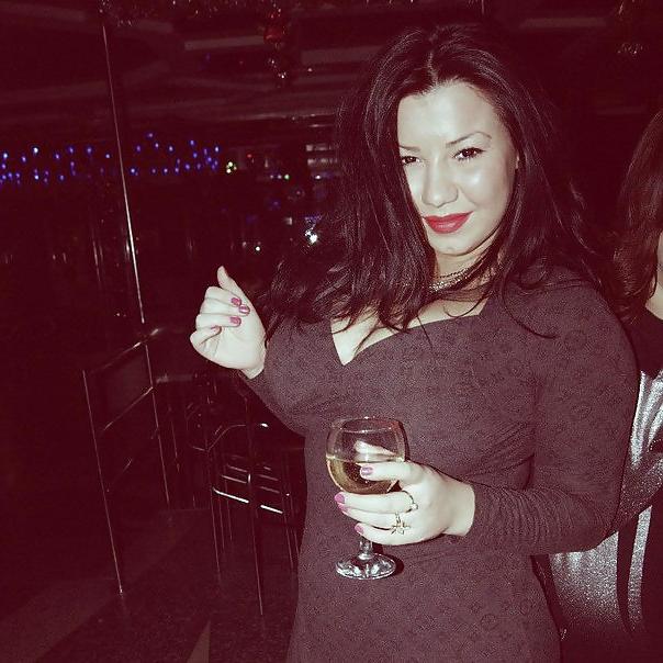 16P Busty Russian Woman 82