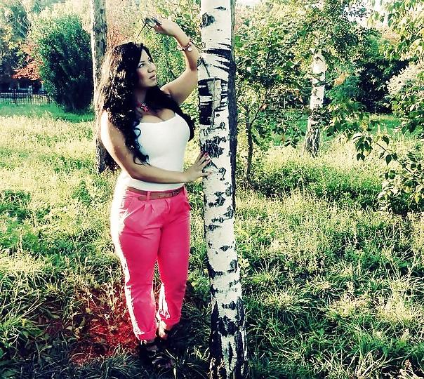 16P Busty Russian Woman 82
