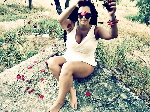16P Busty Russian Woman 82