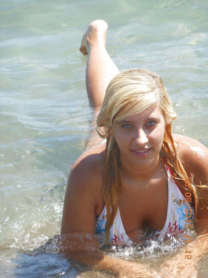 15P Italian woman: Laura