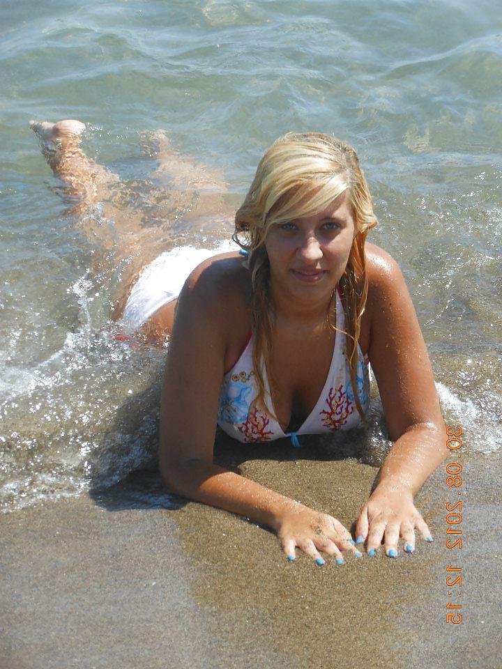 15P Italian woman: Laura