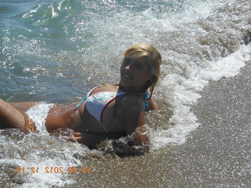 15P Italian woman: Laura