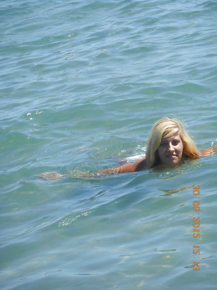 15P Italian woman: Laura