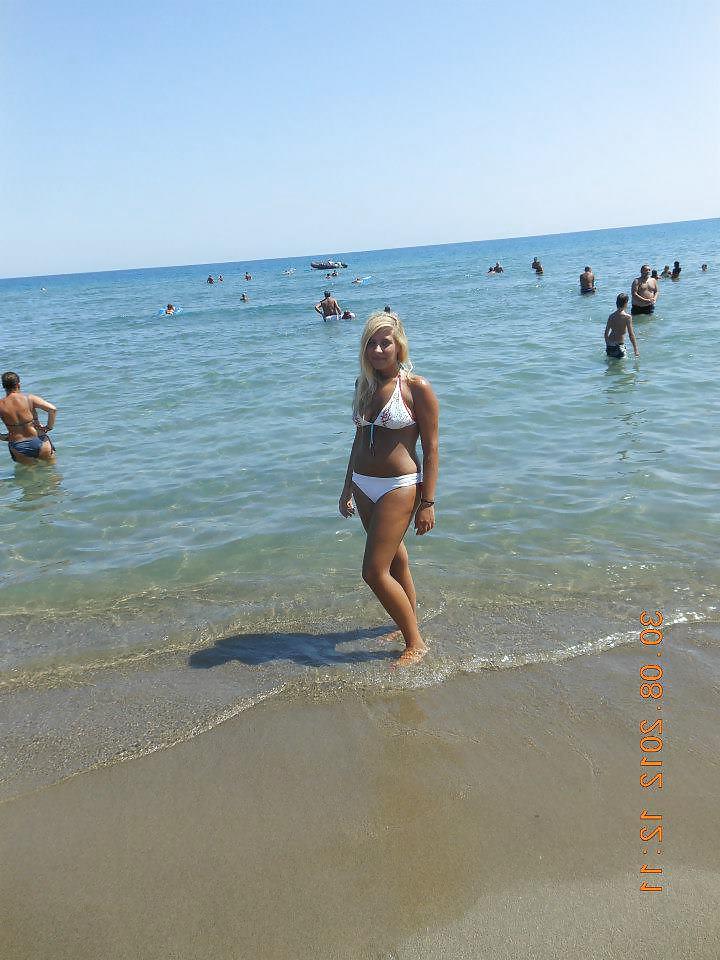15P Italian woman: Laura