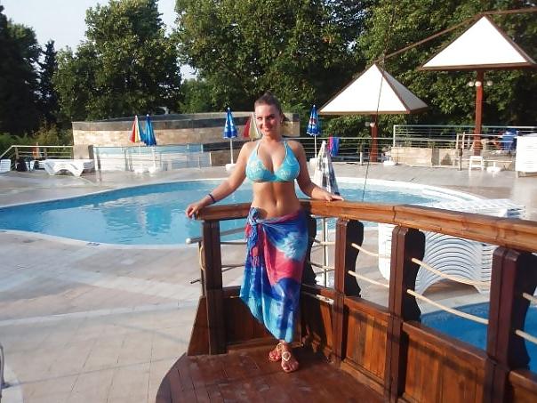 16P Busty Russian Woman 70