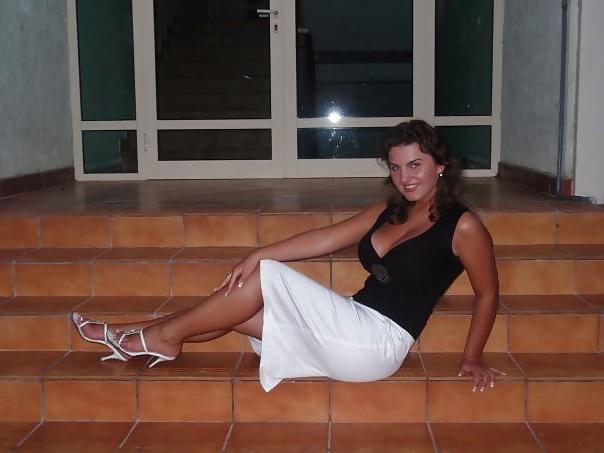 16P Busty Russian Woman 70