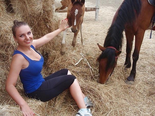 16P Busty Russian Woman 70