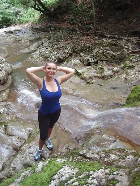 16P Busty Russian Woman 70