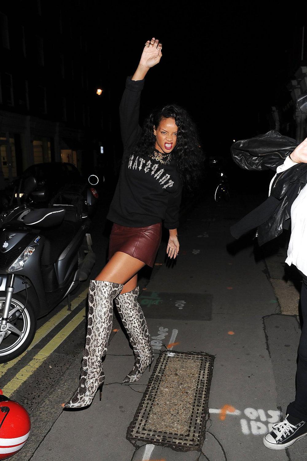 13P RIHANNA leather skirt in London LEGS