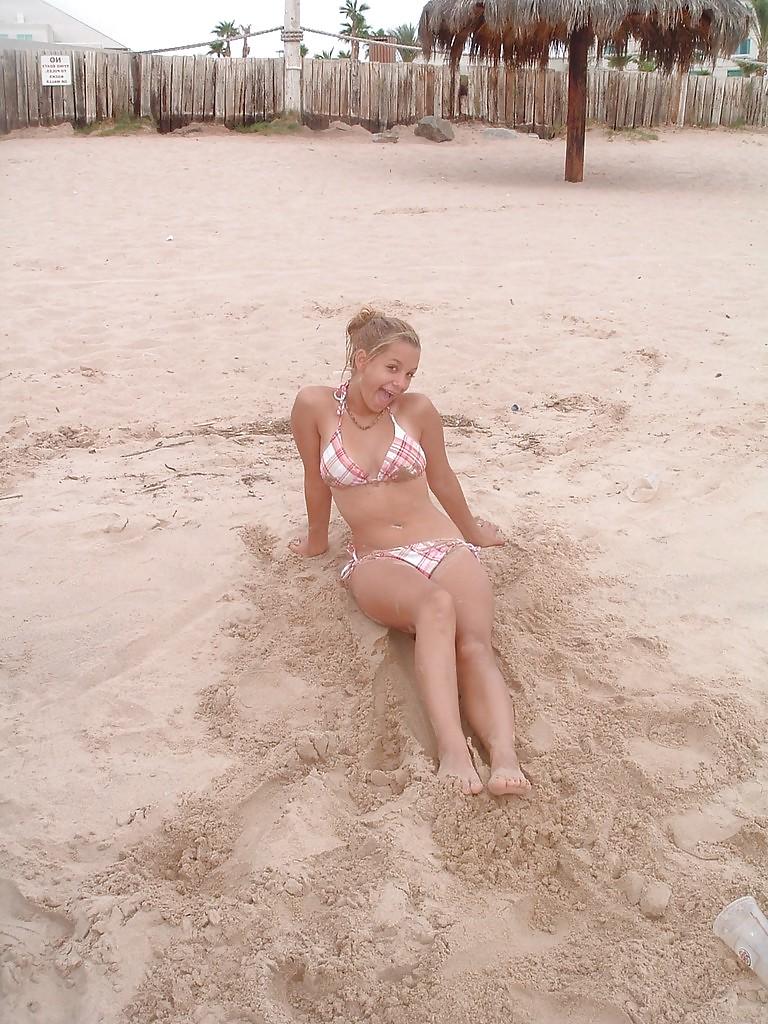 20P BEACH FUN 26