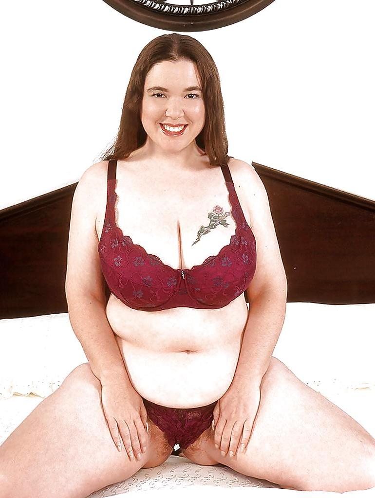 14P Chubby Woman With Hairy Pussy
