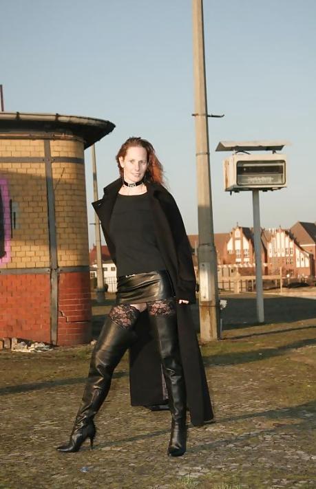 25P Skinny milf overknees boots heels