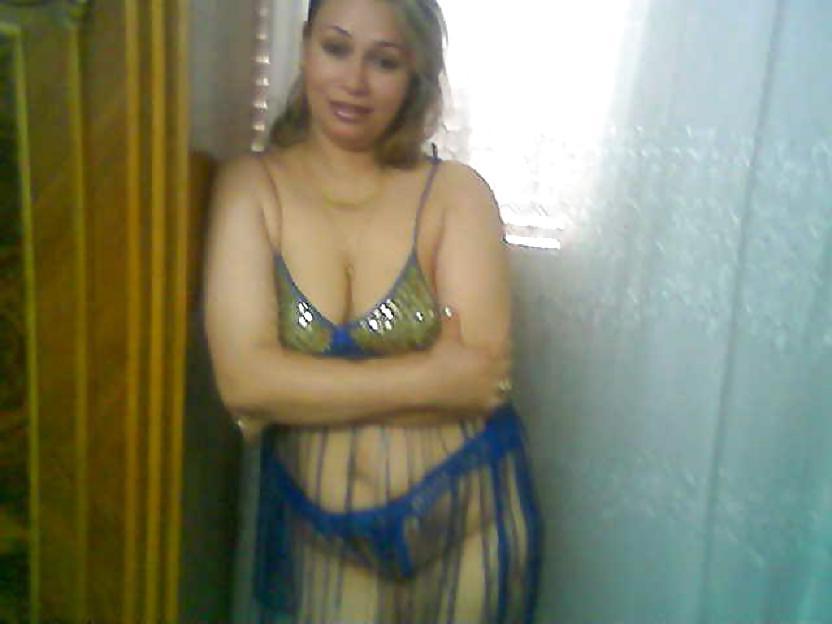 5P Arab woman