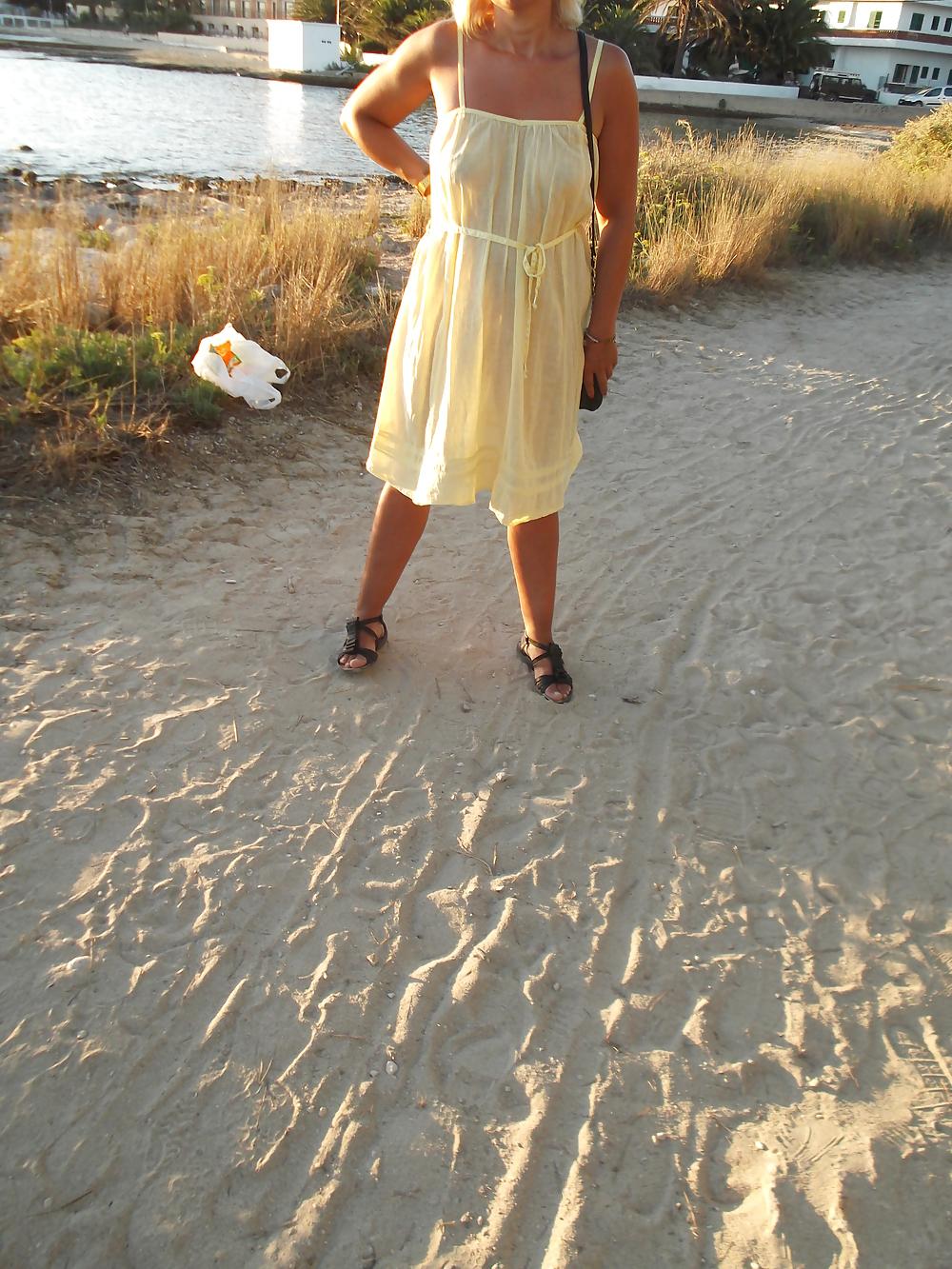 20P Beach nudity