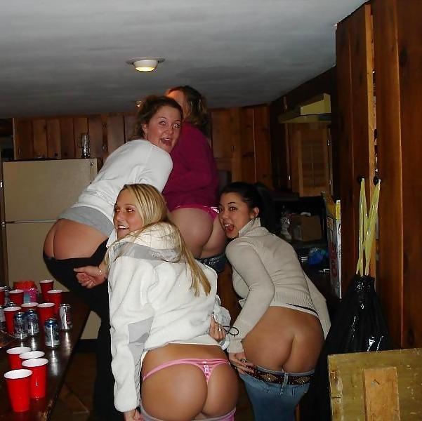 25P Naughty Girls Flashing Five
