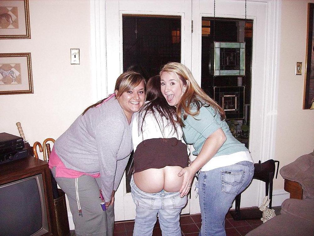25P Naughty Girls Flashing Five
