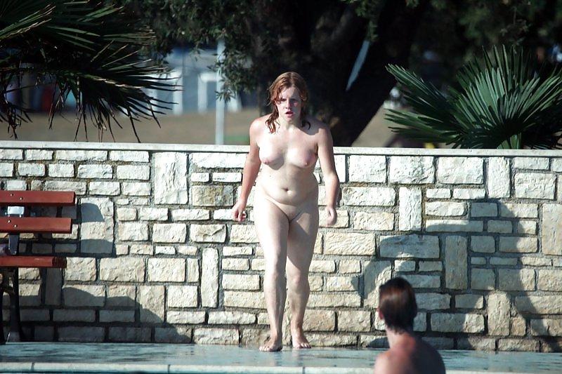 25P The Beauty of Beach MILF