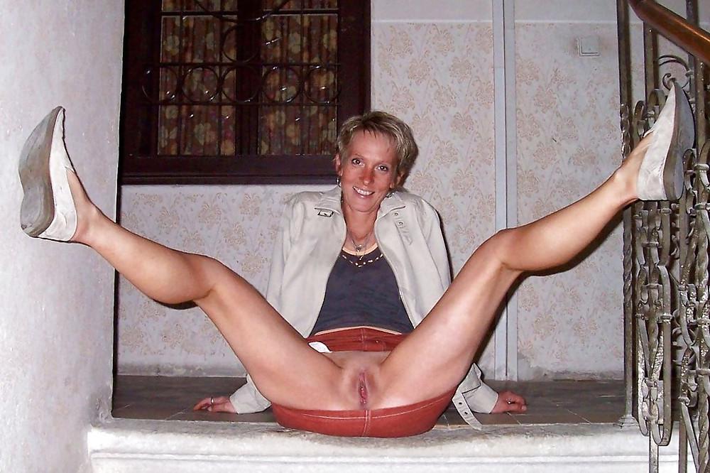 25P Mature women upskirts