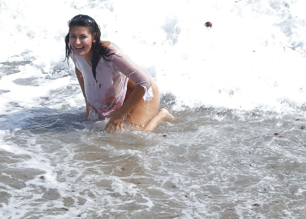 25P Alexandra Moore - White Transparant On Beach