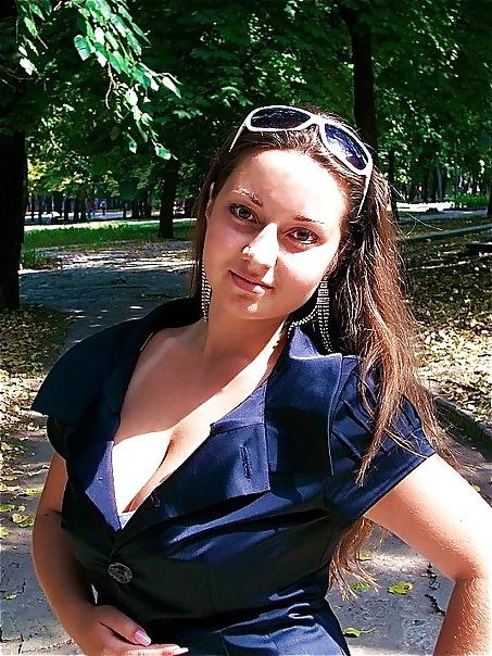 10P Busty Russian Woman 151