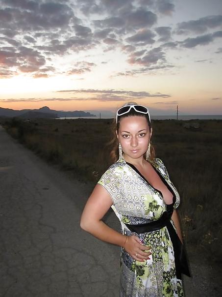 10P Busty Russian Woman 151