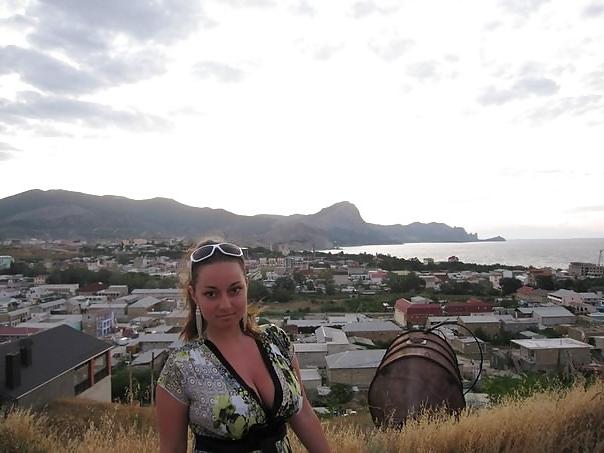 10P Busty Russian Woman 151