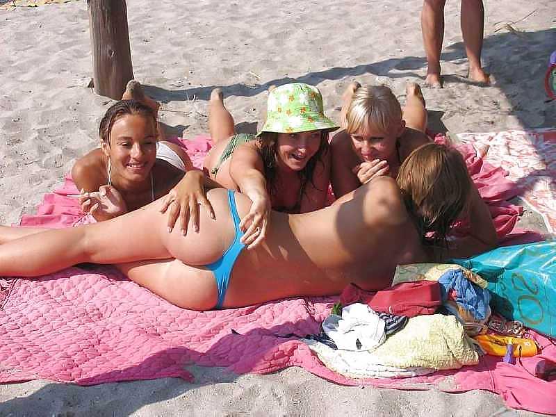 20P Nude beach