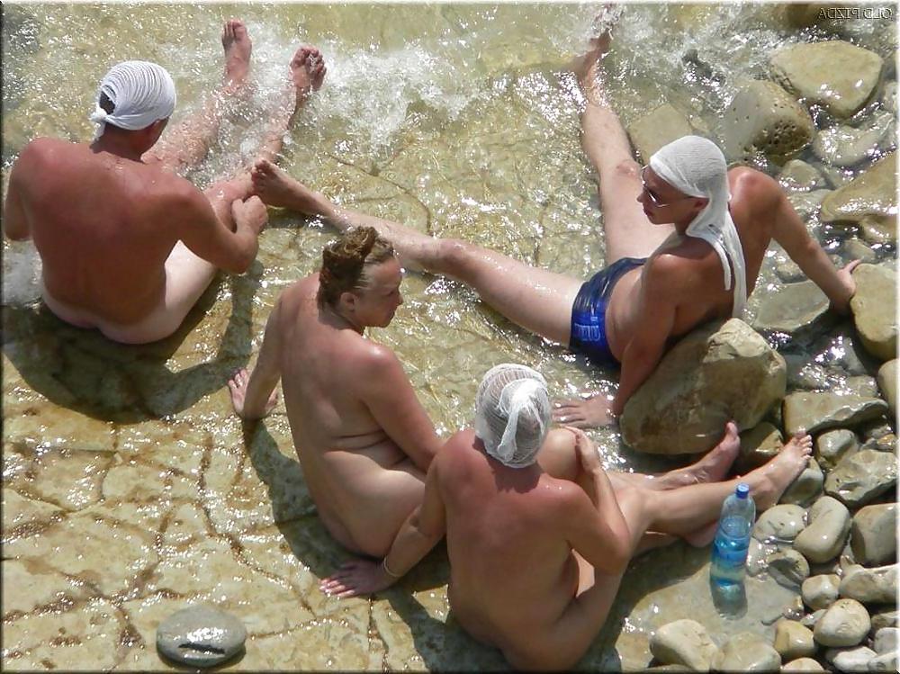 25P Older Beach Nudists