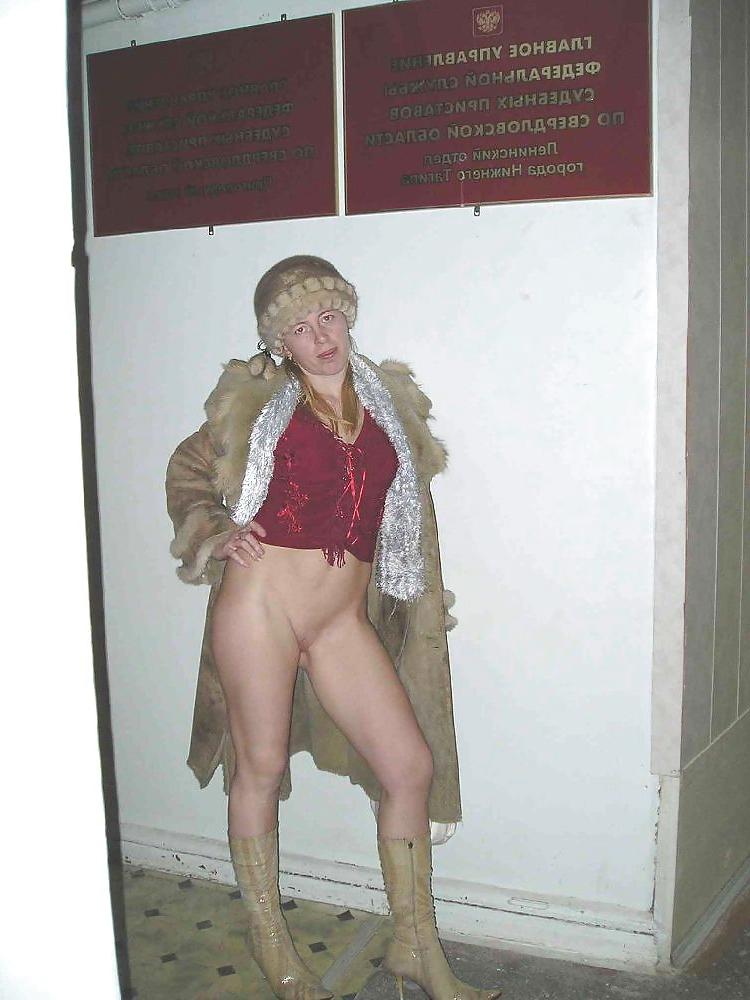 12P Russian Flashing Wife