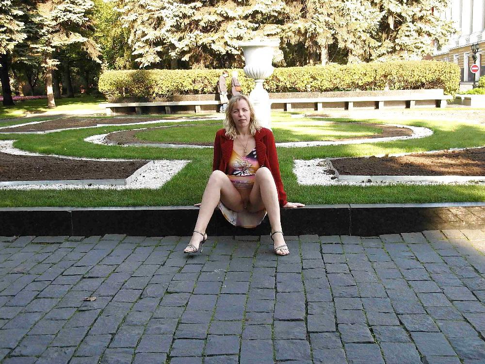 12P Russian Flashing Wife
