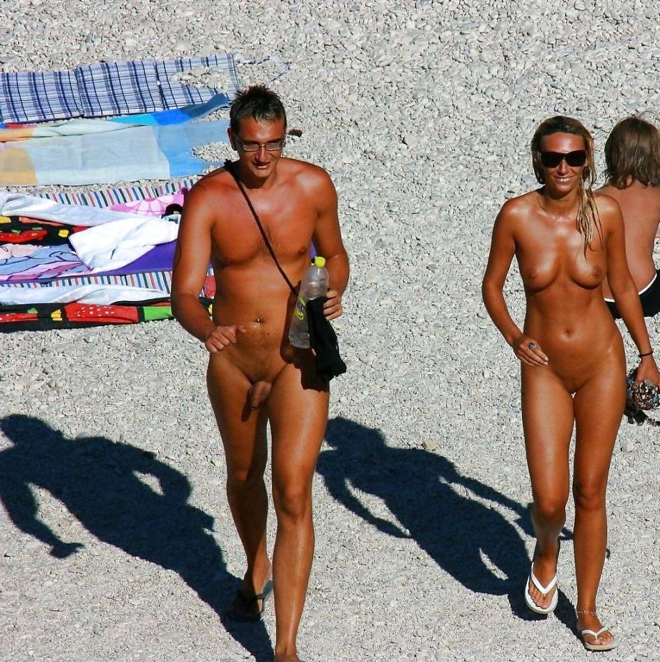 25P Nudist Beach Fun
