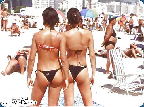 10P Beach chicks
