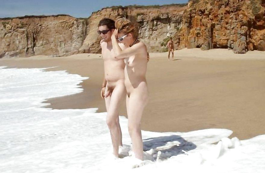 25P A Horny Beach Day