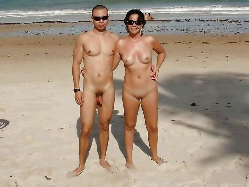 25P A Horny Beach Day