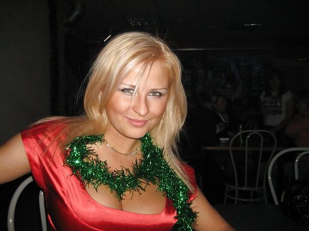 16P Busty Russian Woman 202