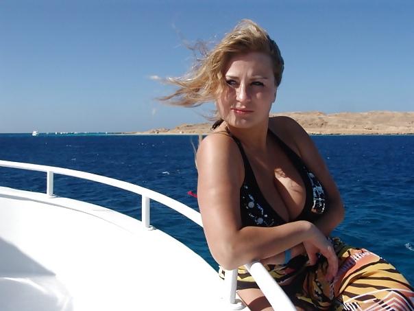 16P Busty Russian Woman 202